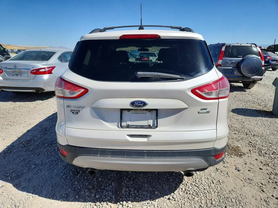 2015 FORD ESCAPE SE  