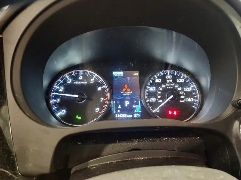 2020 MITSUBISHI OUTLANDER SE  