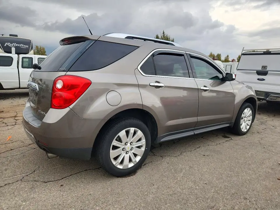 2011 CHEVROLET EQUINOX LT  