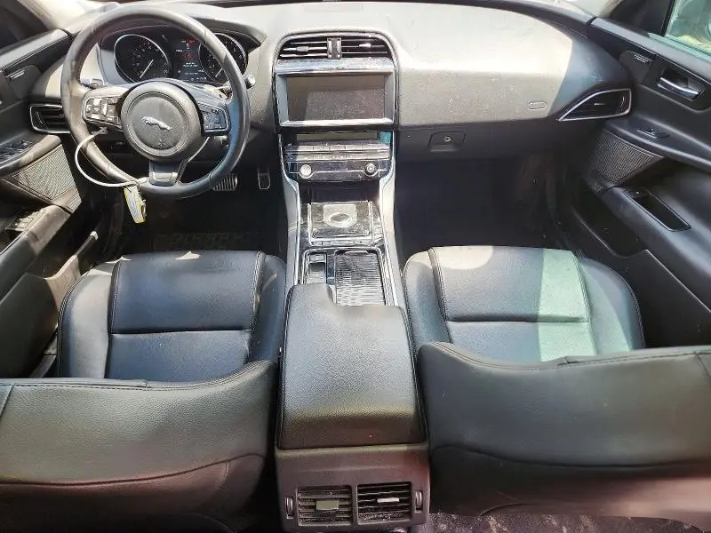 2019 JAGUAR XE PREMIUM  