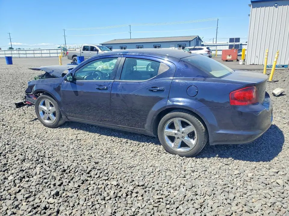 2011 DODGE AVENGER LUX  