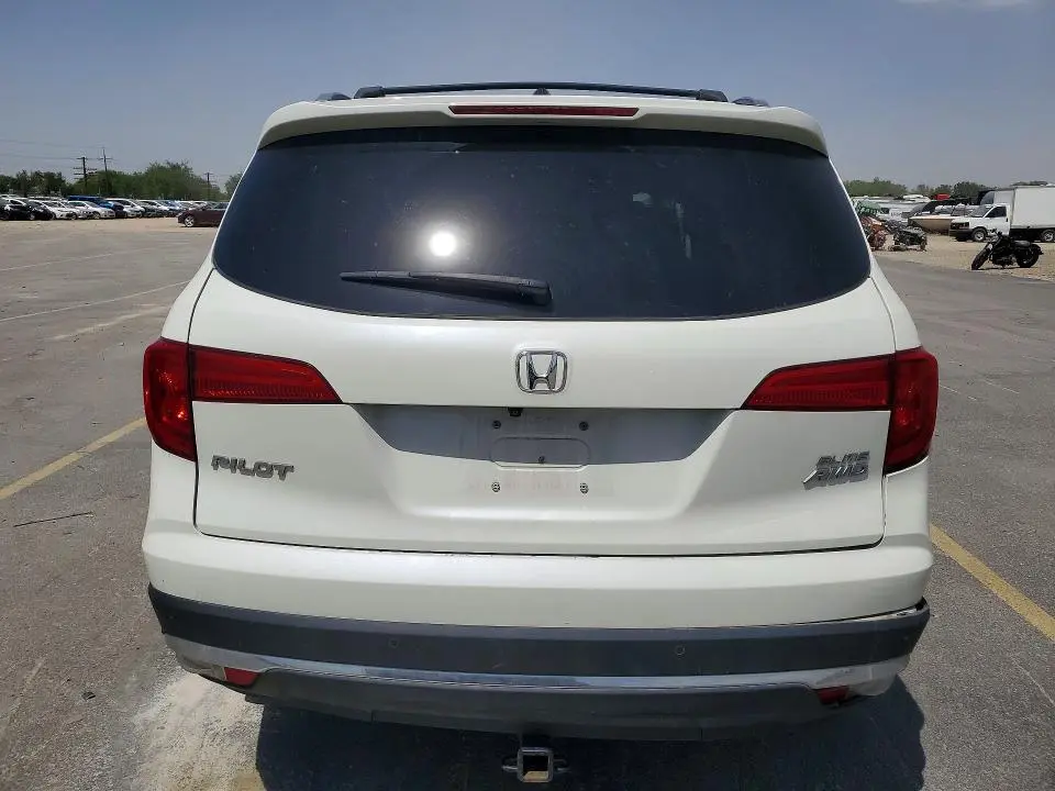 2017 HONDA PILOT ELITE  