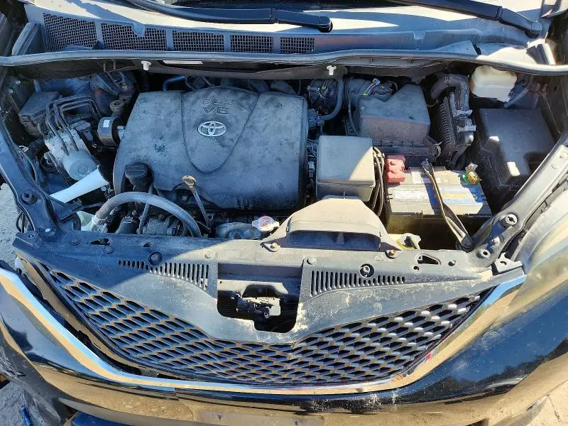 2017 TOYOTA SIENNA SE 8-PASSENGER  