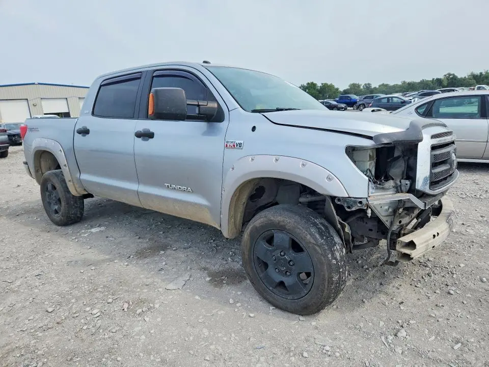 2011 TOYOTA TUNDRA CREWMAX SR5  