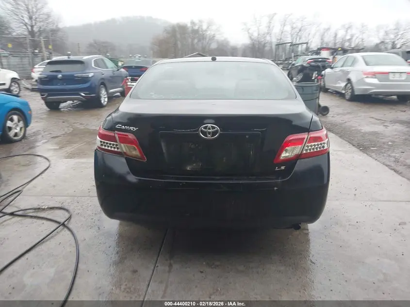 2010 TOYOTA CAMRY LE