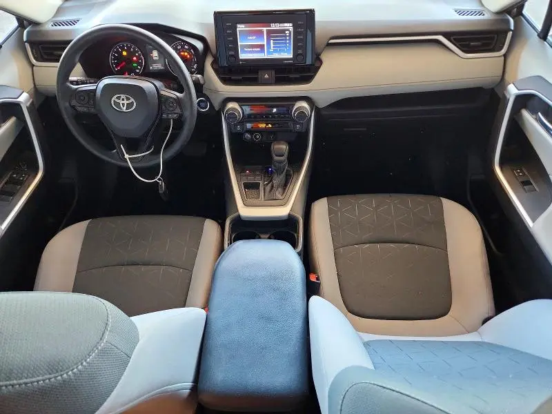 2021 TOYOTA RAV4 XLE  