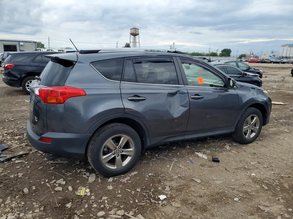 2015 TOYOTA RAV4 XLE  