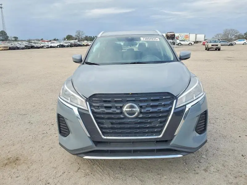 2021 NISSAN KICKS SV  