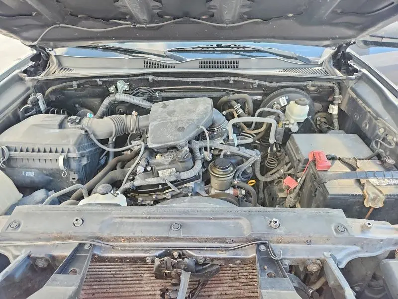 2019 TOYOTA TACOMA SR  