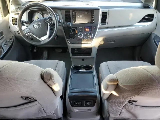 2019 TOYOTA SIENNA LE  