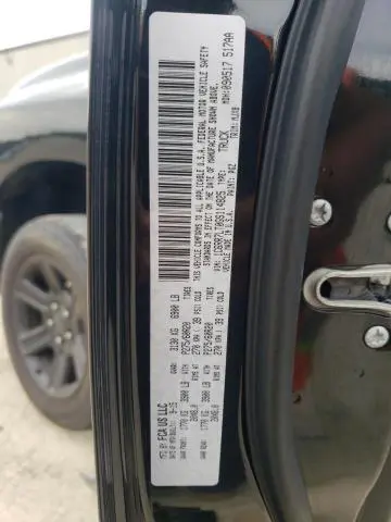2016 RAM 1500 SLT