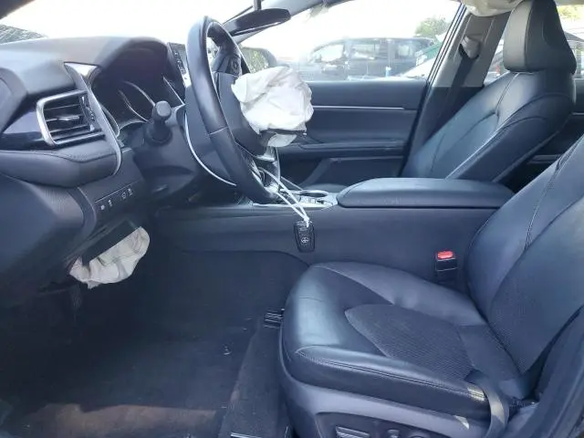 2021 TOYOTA CAMRY XLE  