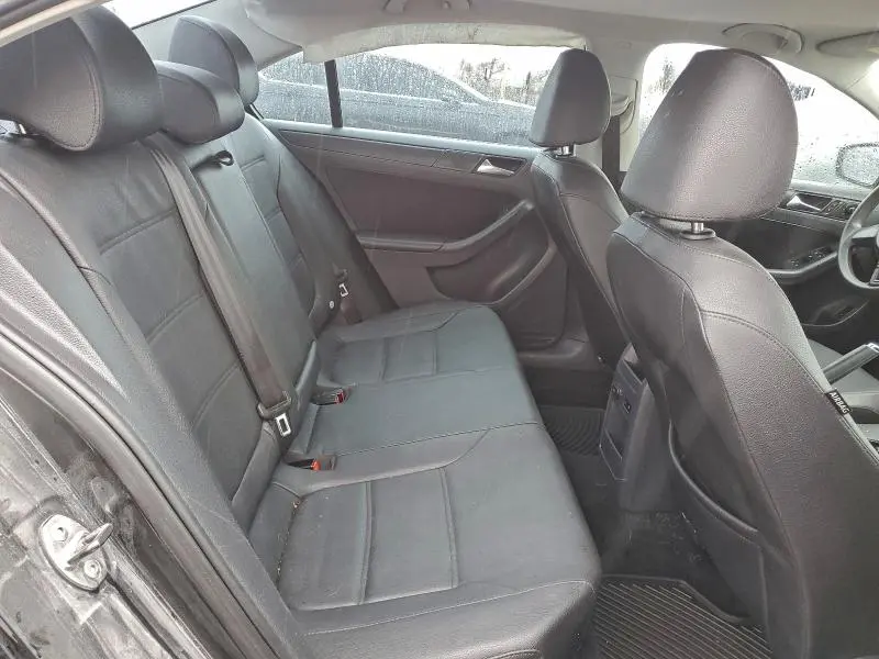 2012 VOLKSWAGEN JETTA SE  