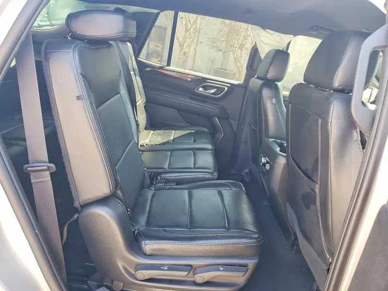 2023 GMC YUKON SLE  