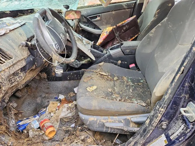 2013 TOYOTA PRIUS TWO  