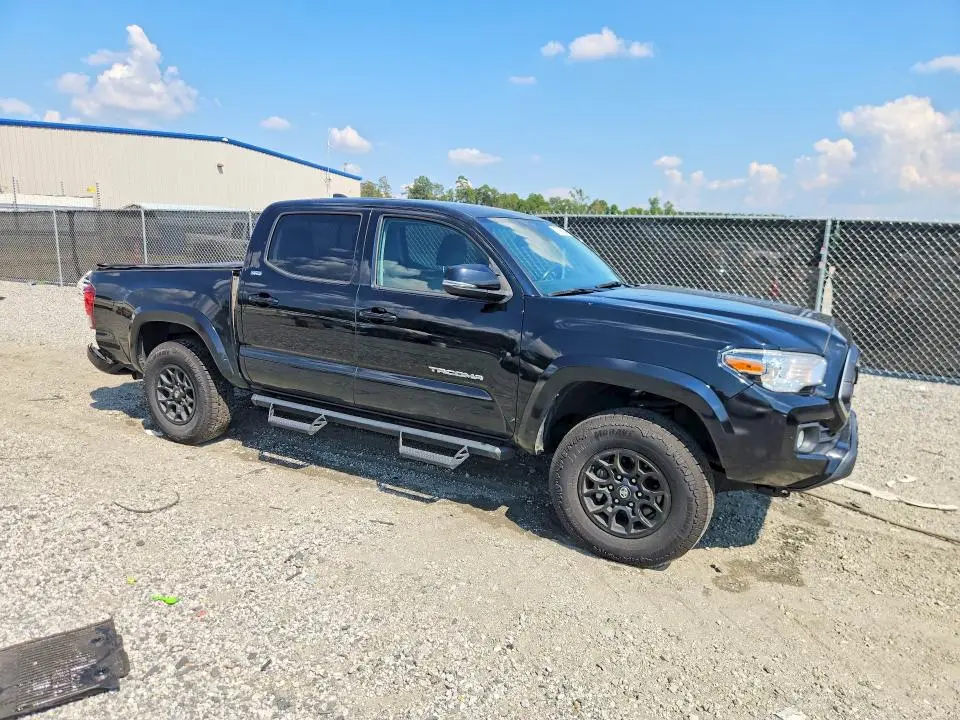 2022 TOYOTA TACOMA SR5 V6  