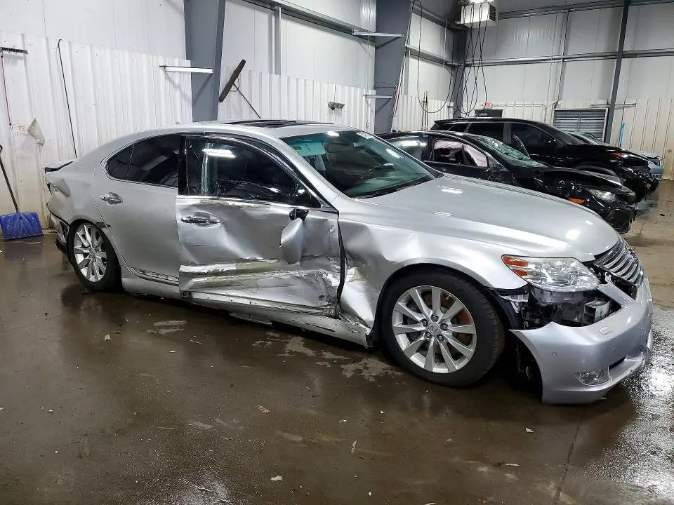 2010 LEXUS LS 460  