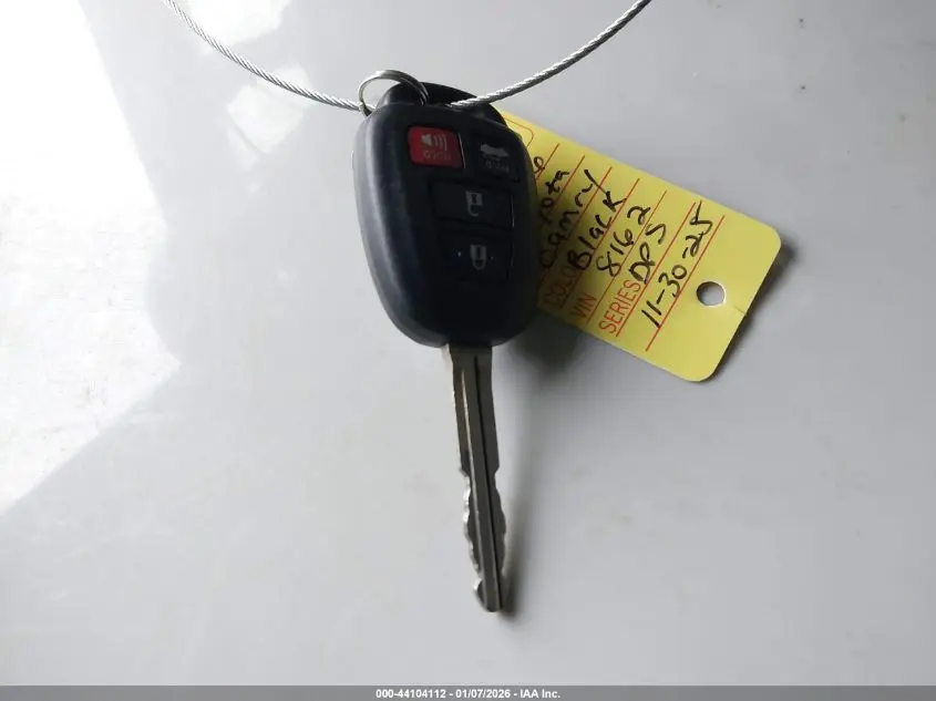 2016 TOYOTA CAMRY SE