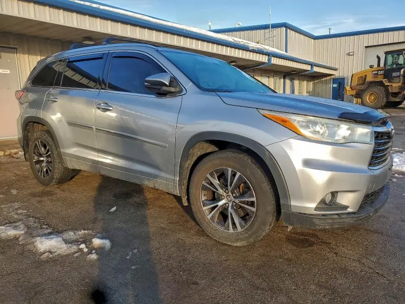 2016 TOYOTA HIGHLANDER XLE  