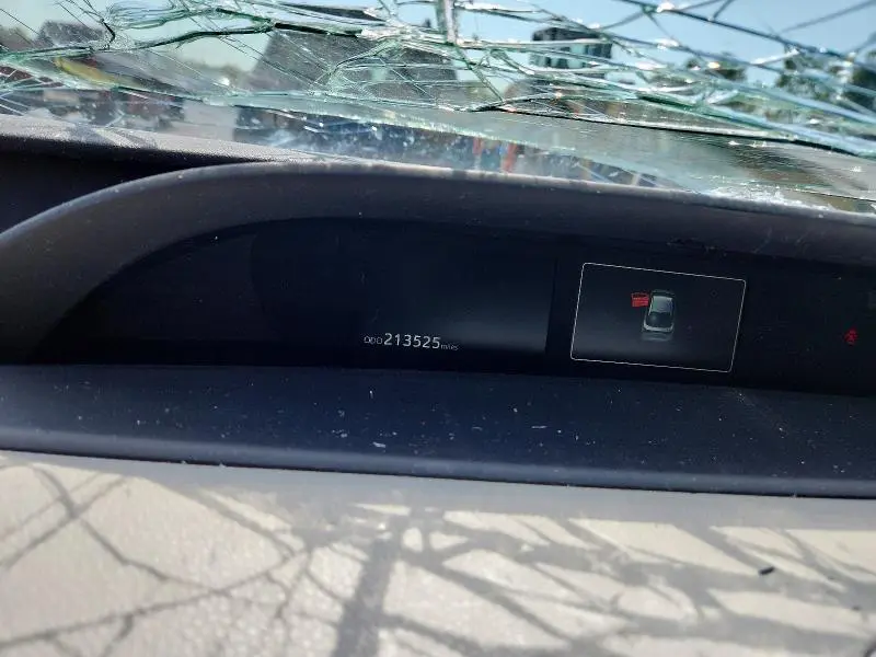 2021 TOYOTA PRIUS LE  