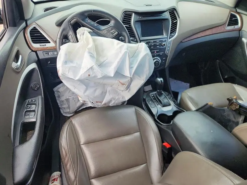 2017 HYUNDAI SANTA FE SE  