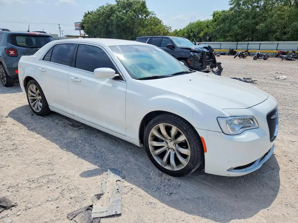 2018 CHRYSLER 300 TOURING  