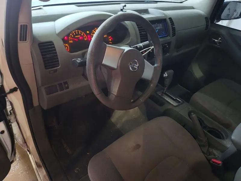 2013 NISSAN FRONTIER S  