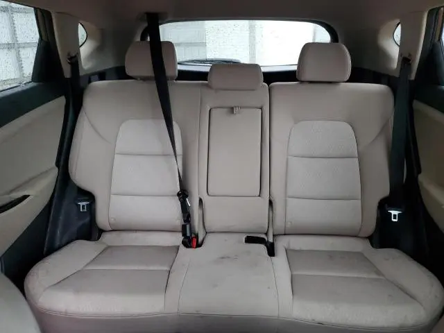 2016 HYUNDAI TUCSON SE  