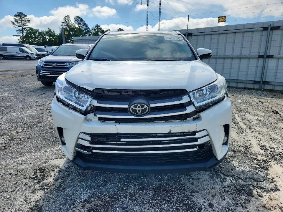 2019 TOYOTA HIGHLANDER XLE  