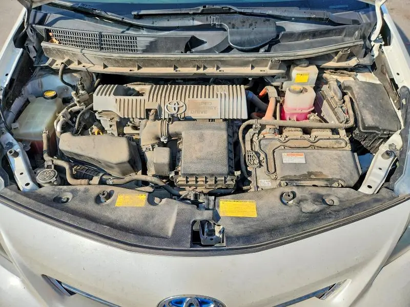 2013 TOYOTA PRIUS V TWO  