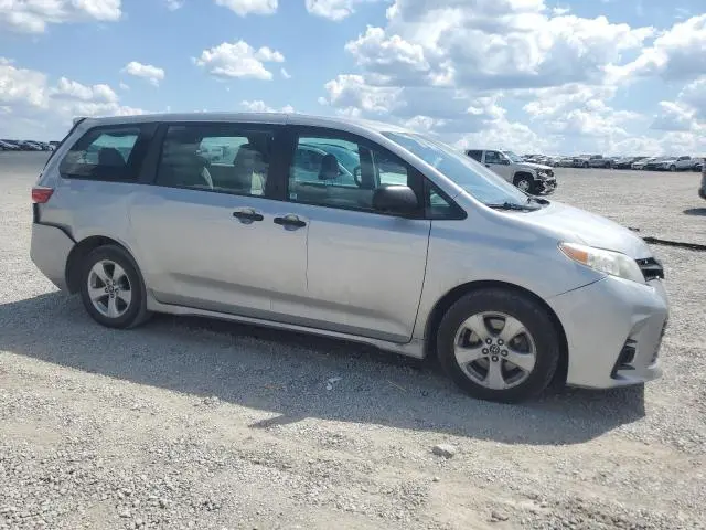 2018 TOYOTA SIENNA L  