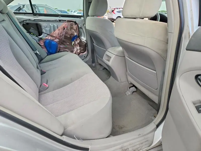 2010 TOYOTA CAMRY LE  
