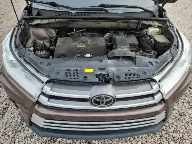 2019 TOYOTA HIGHLANDER LE PLUS  