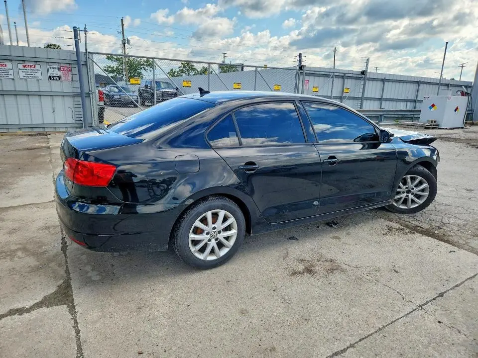 2012 VOLKSWAGEN JETTA SE  