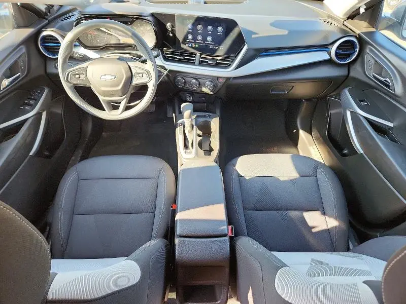 2025 CHEVROLET TRAX LS  