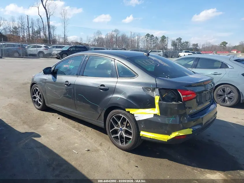 2017 FORD FOCUS SE