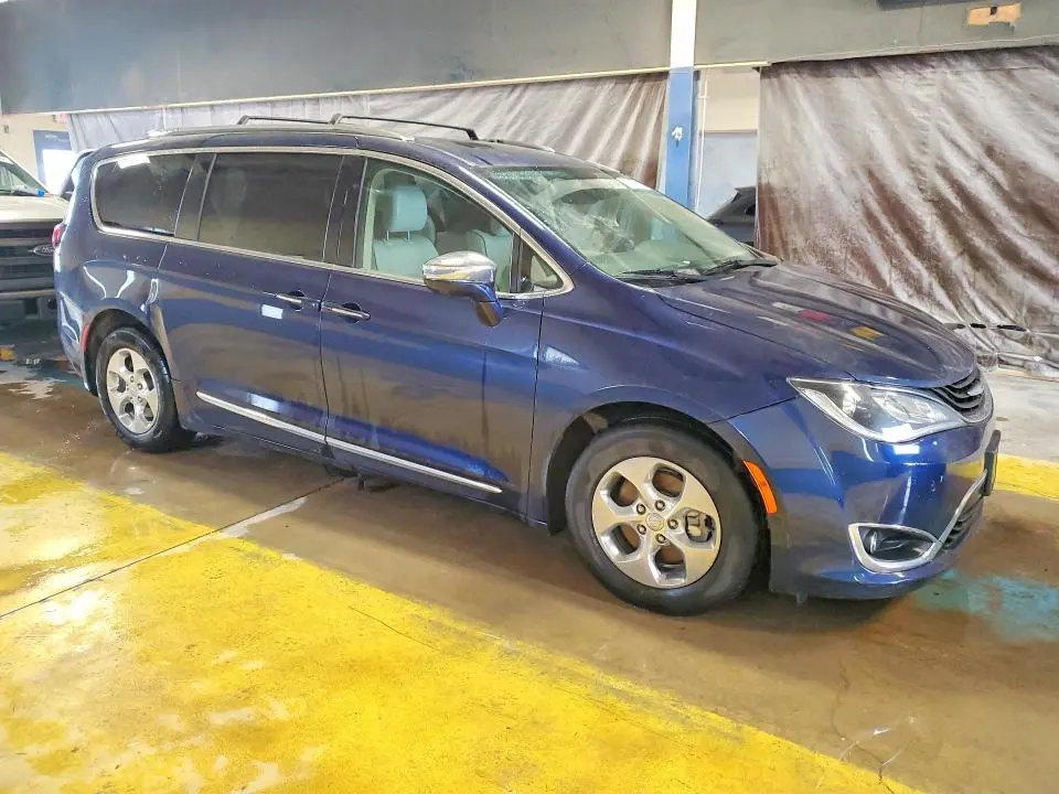 2018 CHRYSLER PACIFICA HYBRID LIMITED  