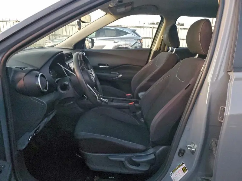 2022 NISSAN KICKS SV  