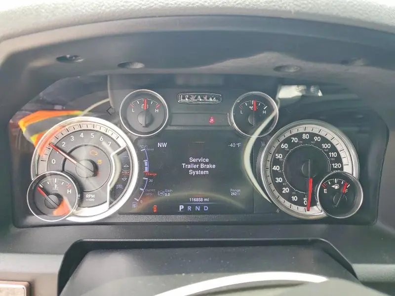 2016 RAM 1500 SLT  