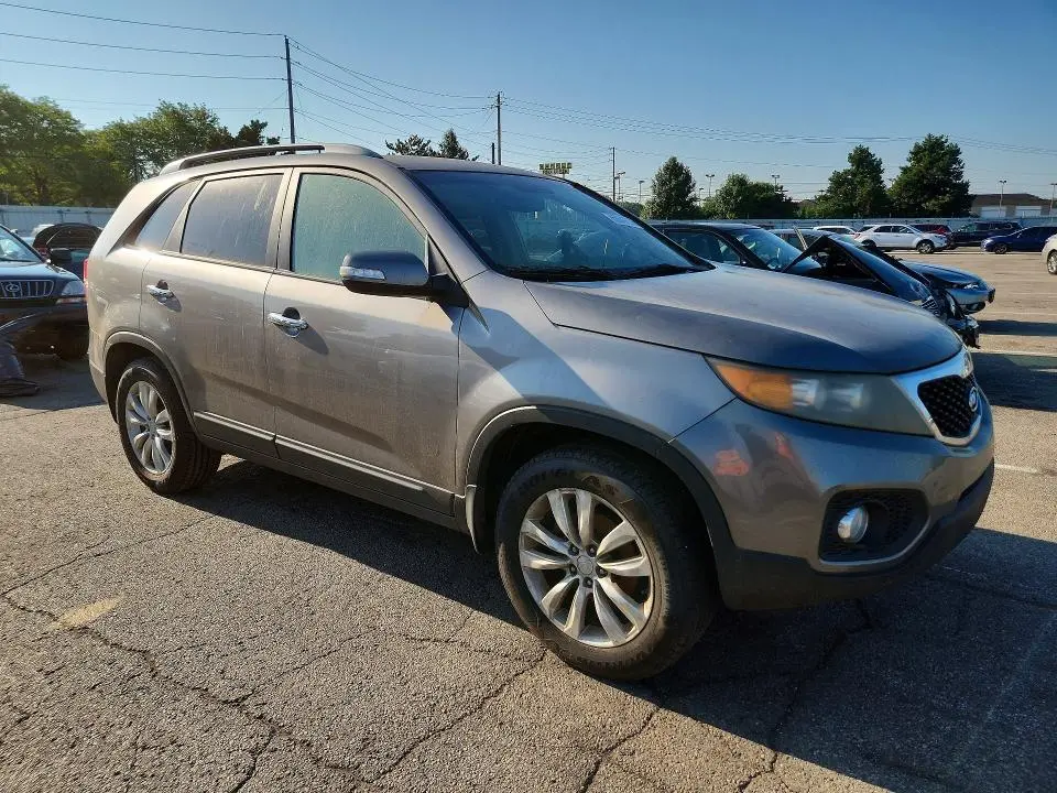 2011 KIA SORENTO LX  