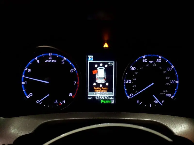 2018 TOYOTA RAV4 XLE  