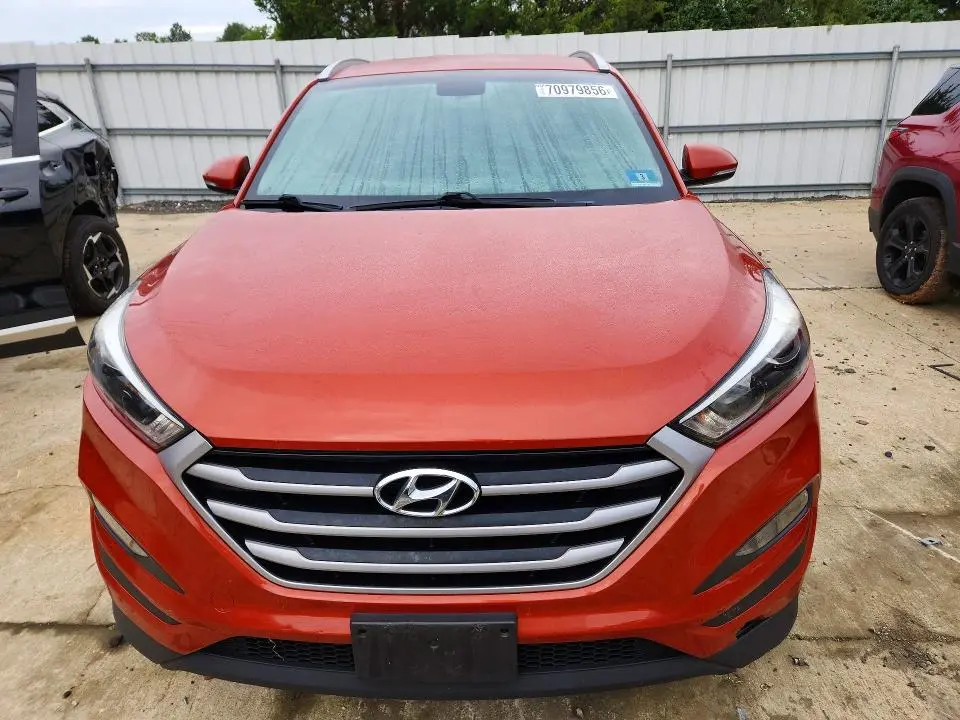 2017 HYUNDAI TUCSON SE PLUS  