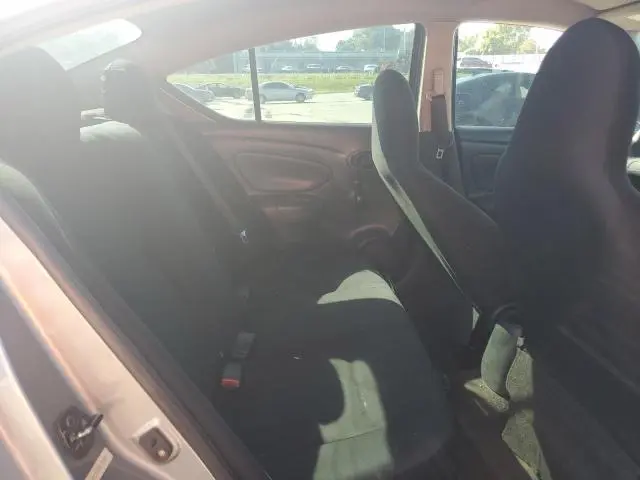 2014 NISSAN VERSA S  
