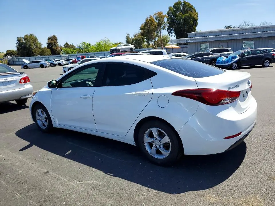 2015 HYUNDAI ELANTRA SE  