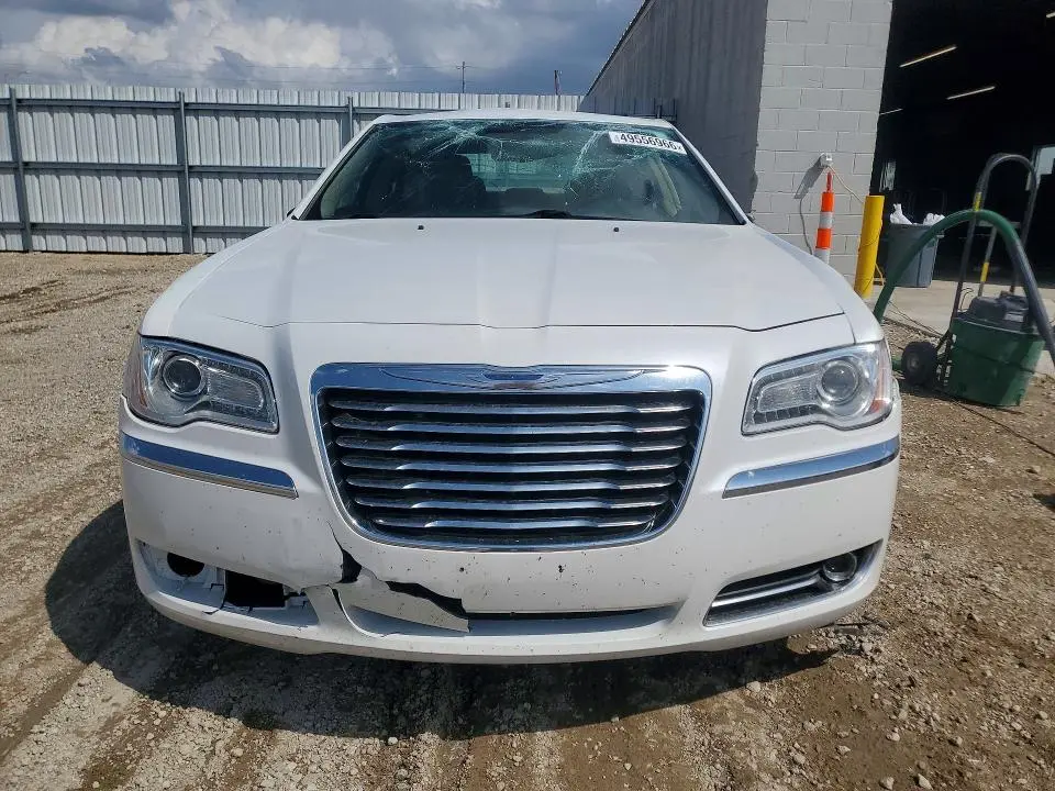 2013 CHRYSLER 300   