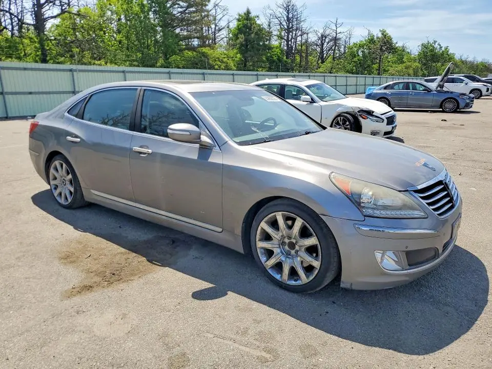 2011 HYUNDAI EQUUS SIGNATURE  