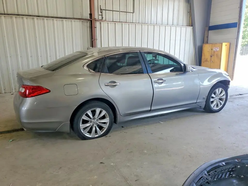 2011 INFINITI M37 X  