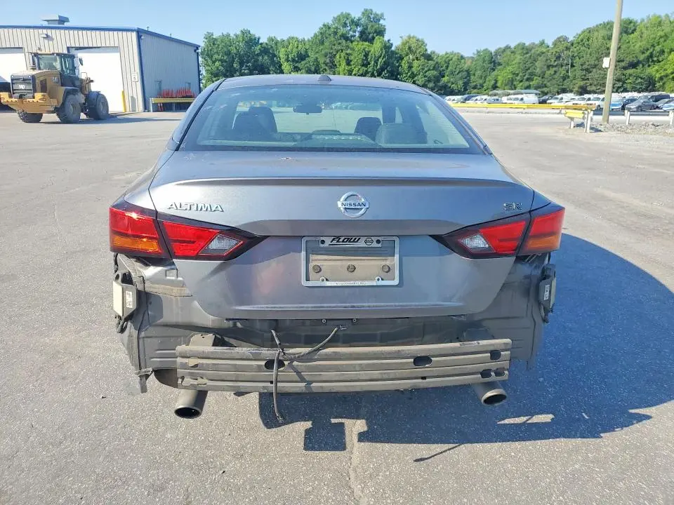 2022 NISSAN ALTIMA SR  
