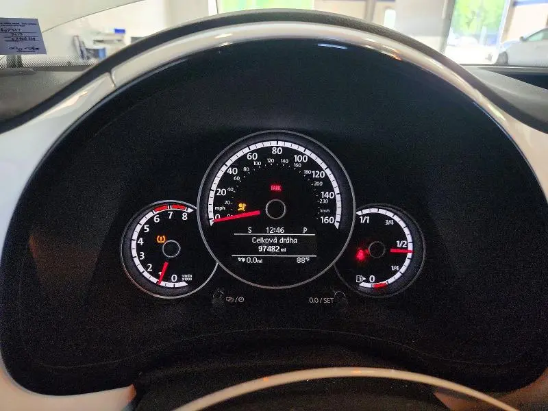 2015 VOLKSWAGEN BEETLE 1.8T  