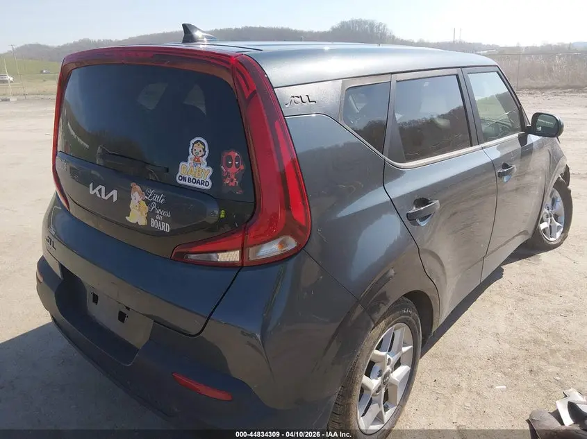 2022 KIA SOUL LX